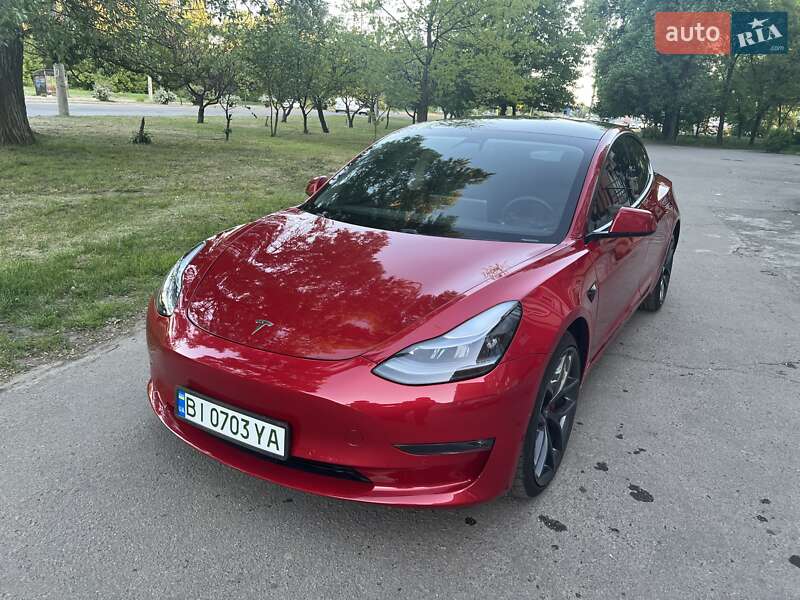 Седан Tesla Model 3 2021 в Полтаві
