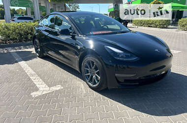 Седан Tesla Model 3 2022 в Житомирі
