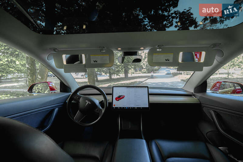 Седан Tesla Model 3 2018 в Львове