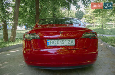 Седан Tesla Model 3 2018 в Львове