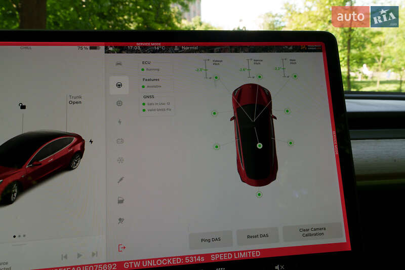 Седан Tesla Model 3 2018 в Львове