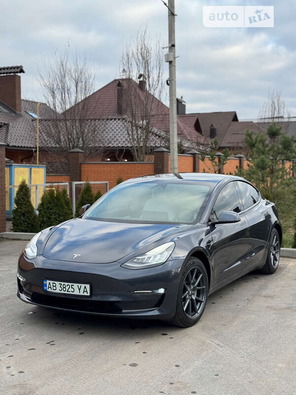 Седан Tesla Model 3 2020 в Вінниці