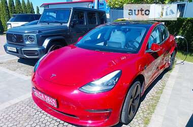 Седан Tesla Model 3 2018 в Львові