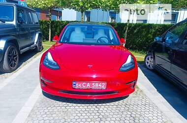 Седан Tesla Model 3 2018 в Львові