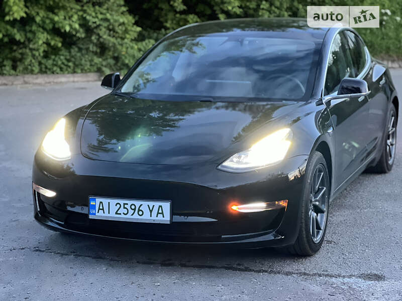 Седан Tesla Model 3 2019 в Києві