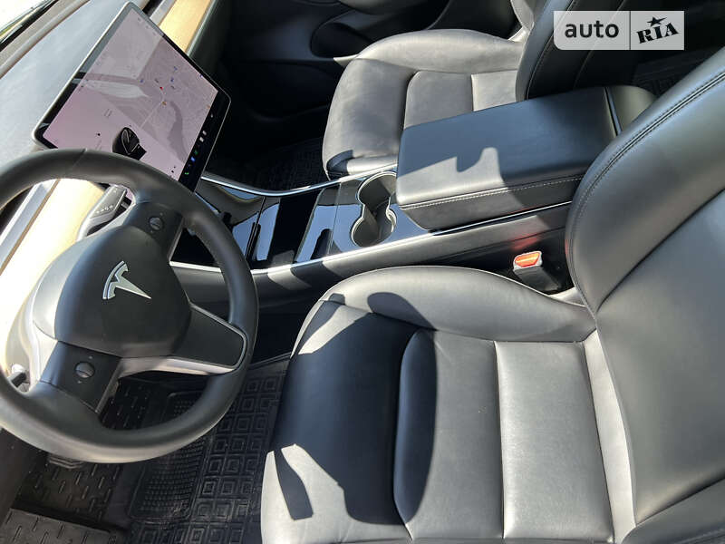 Седан Tesla Model 3 2019 в Києві