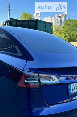 Седан Tesla Model 3 2022 в Києві