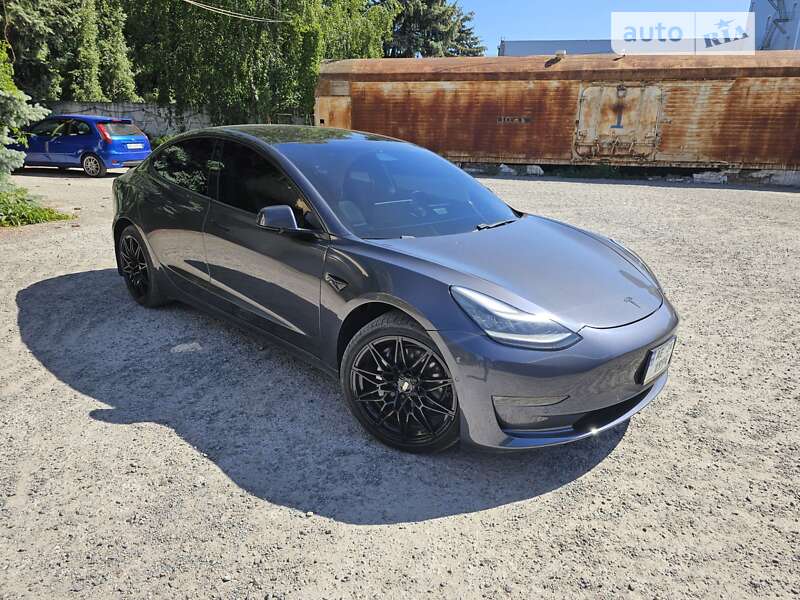 Седан Tesla Model 3 2018 в Днепре