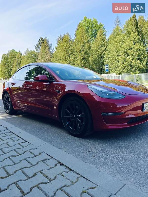 Седан Tesla Model 3 2022 в Рівному
