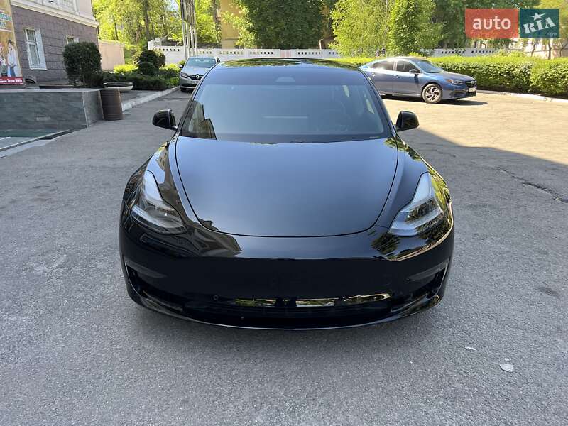 Седан Tesla Model 3 2021 в Каменском