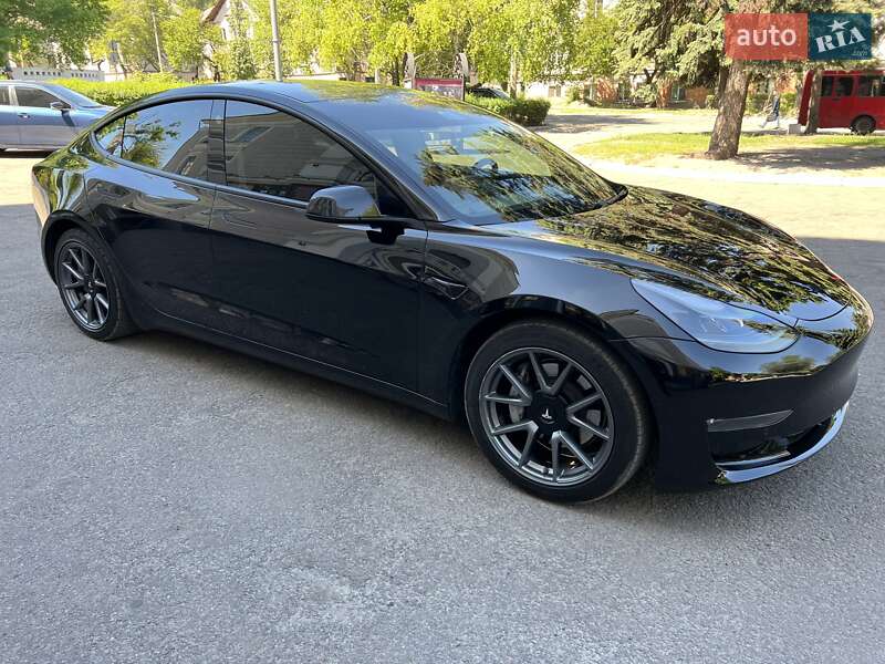 Седан Tesla Model 3 2021 в Каменском