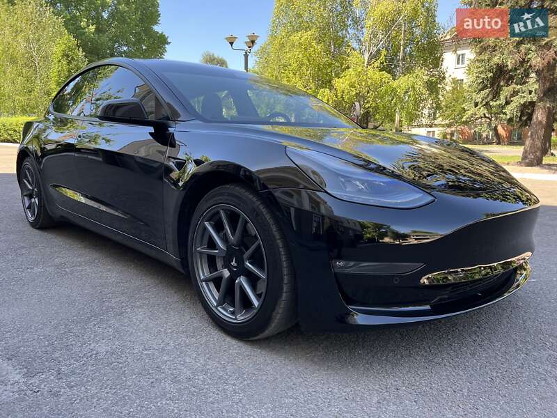 Седан Tesla Model 3 2021 в Каменском