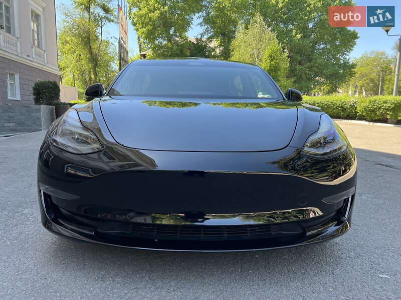 Седан Tesla Model 3 2021 в Каменском
