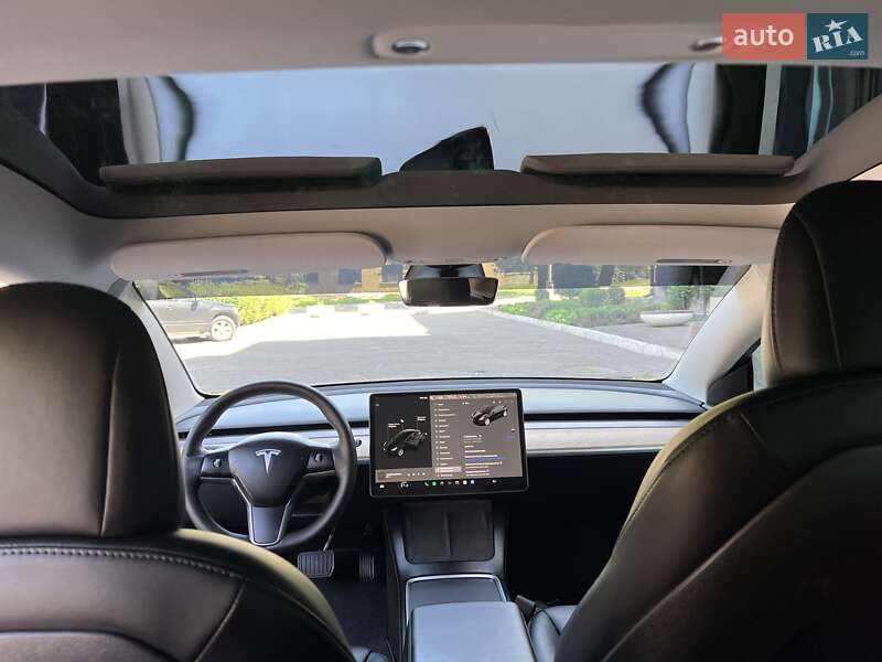 Седан Tesla Model 3 2021 в Каменском