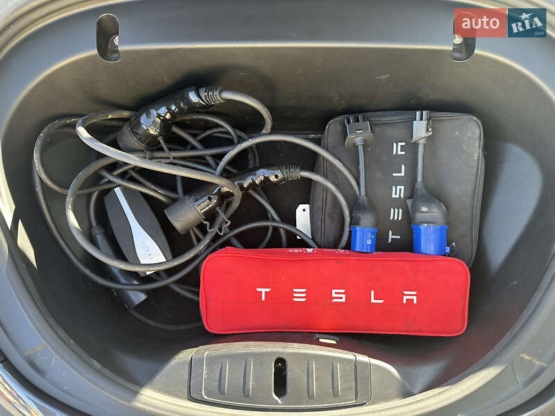Седан Tesla Model 3 2019 в Києві