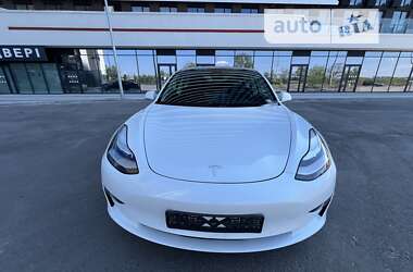 Седан Tesla Model 3 2019 в Киеве