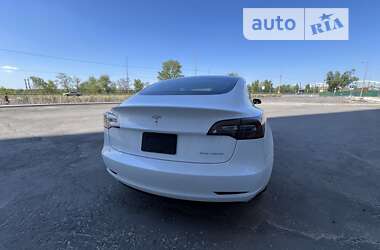 Седан Tesla Model 3 2019 в Киеве