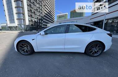 Седан Tesla Model 3 2019 в Киеве