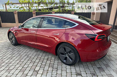 Седан Tesla Model 3 2018 в Черновцах