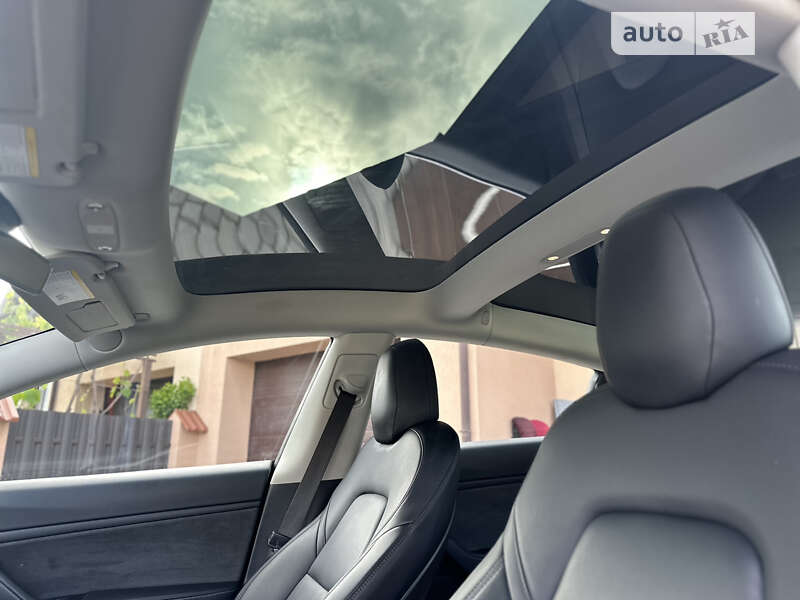 Седан Tesla Model 3 2018 в Черновцах фото 44 Седан Tesla Model 3 2018 в Черновцах