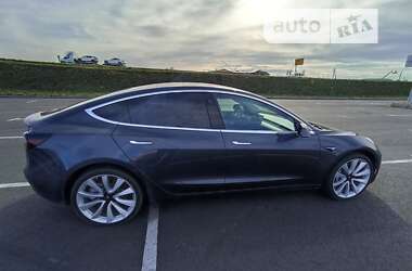 Седан Tesla Model 3 2018 в Львові