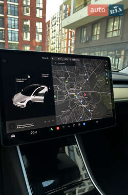 Седан Tesla Model 3 2019 в 