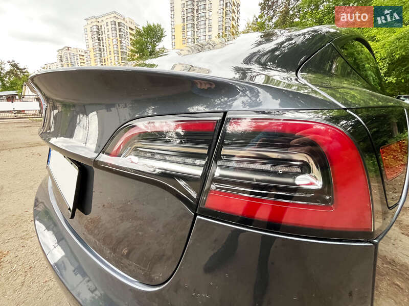 Седан Tesla Model 3 2023 в Киеве
