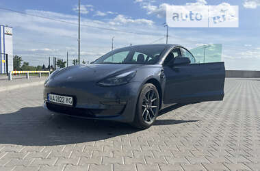 Седан Tesla Model 3 2022 в Києві