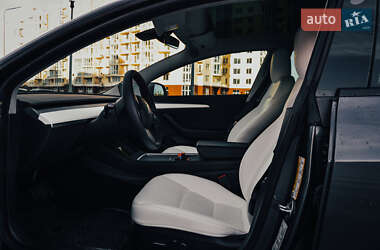 Седан Tesla Model 3 2022 в Николаеве
