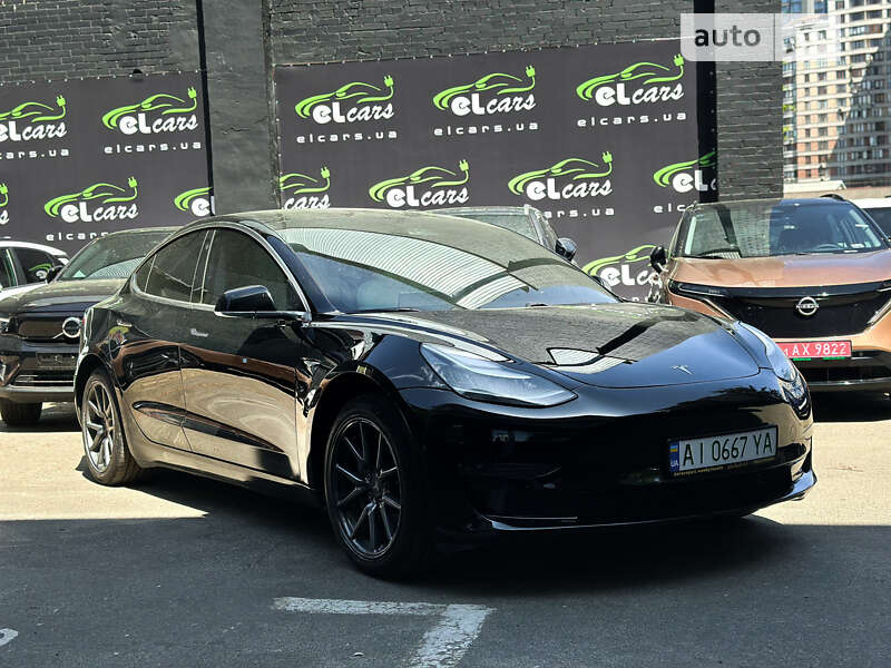 Седан Tesla Model 3 2019 в Киеве