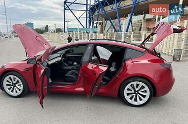 Седан Tesla Model 3 2021 в 