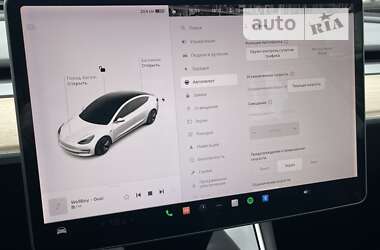 Седан Tesla Model 3 2018 в Киеве