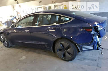 Седан Tesla Model 3 2019 в Луцке
