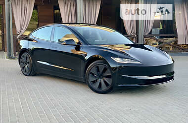 Седан Tesla Model 3 2024 в Ровно