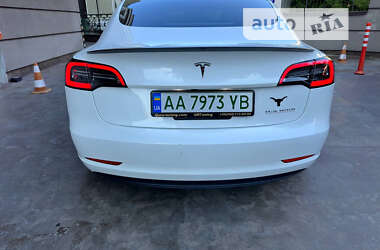 Седан Tesla Model 3 2023 в Киеве