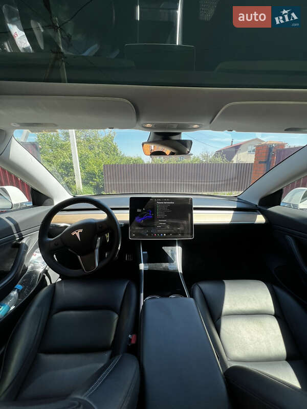 Седан Tesla Model 3 2019 в Вінниці