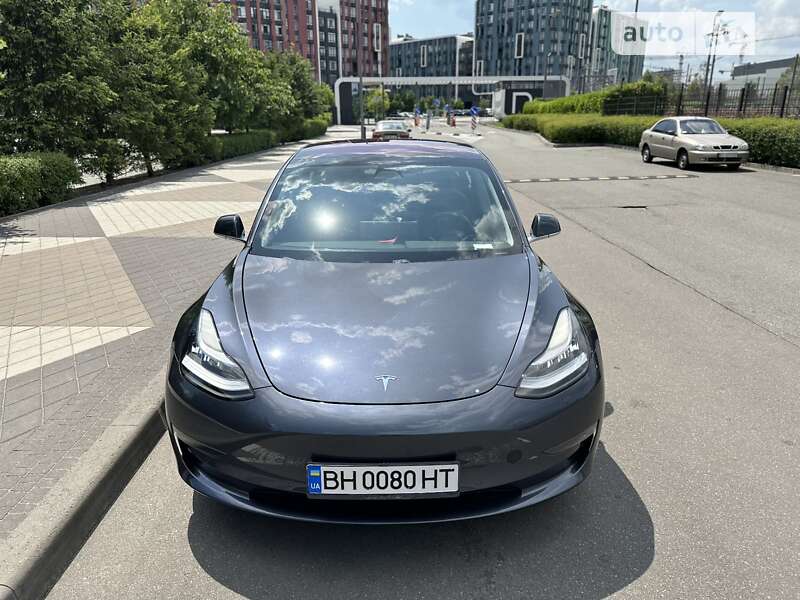 Седан Tesla Model 3 2017 в Киеве