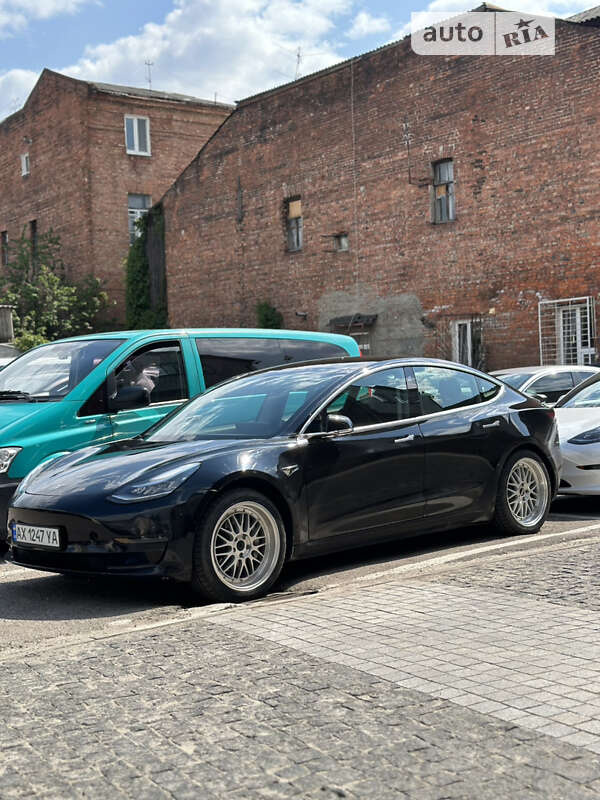 Седан Tesla Model 3 2019 в Харькове