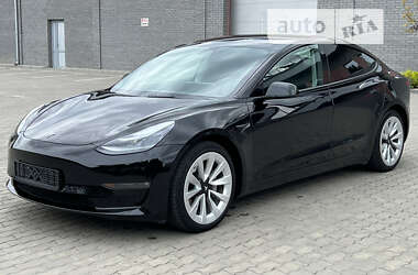 Седан Tesla Model 3 2022 в Костополе