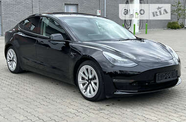 Седан Tesla Model 3 2022 в Костополе