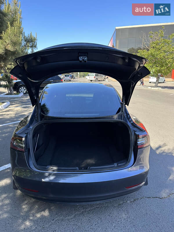 Седан Tesla Model 3 2021 в Одессе