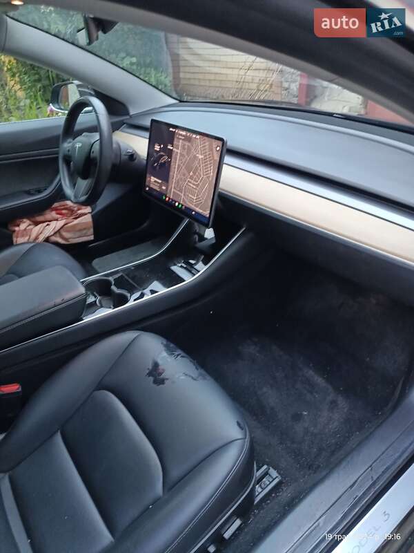 Седан Tesla Model 3 2018 в Днепре
