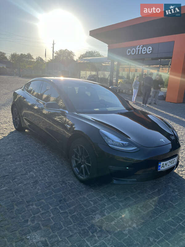 Седан Tesla Model 3 2018 в Коростышеве