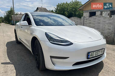 Седан Tesla Model 3 2020 в 
