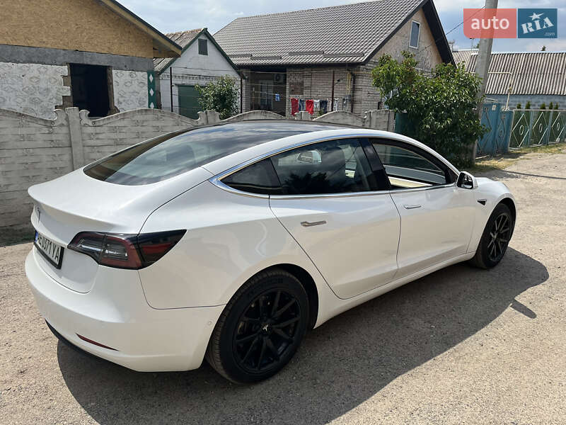 Седан Tesla Model 3 2020 в Новомосковську