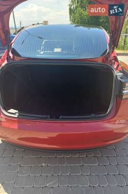 Седан Tesla Model 3 2019 в Івано-Франківську