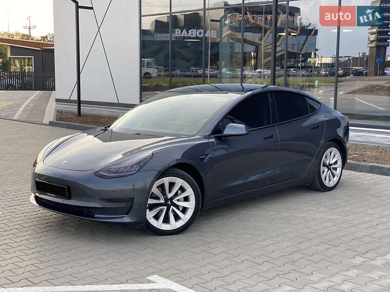 Tesla Model 3 2020