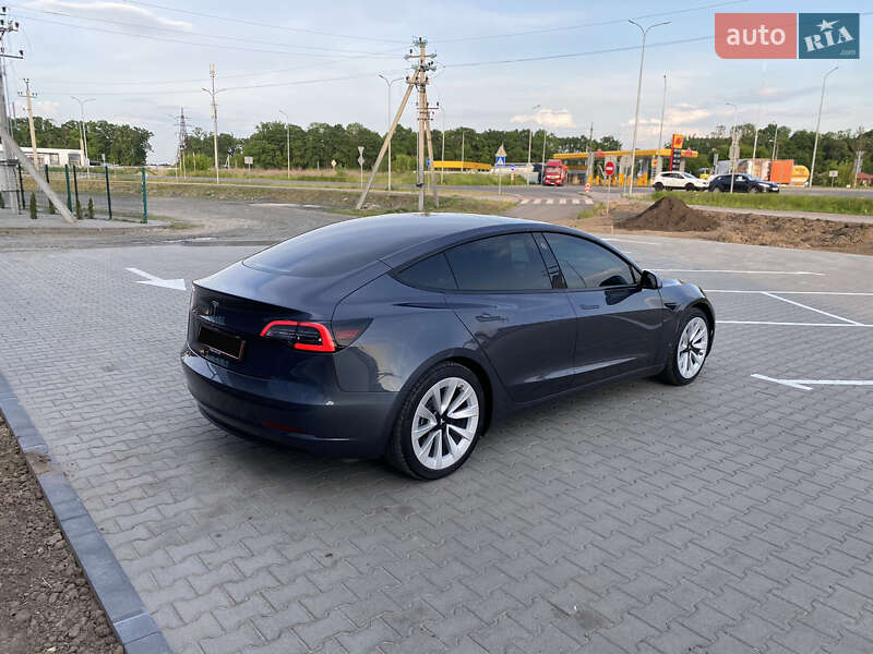 Седан Tesla Model 3 2020 в Луцке