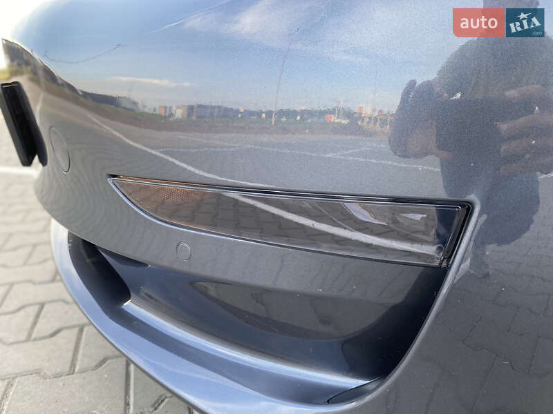 Седан Tesla Model 3 2020 в Луцке