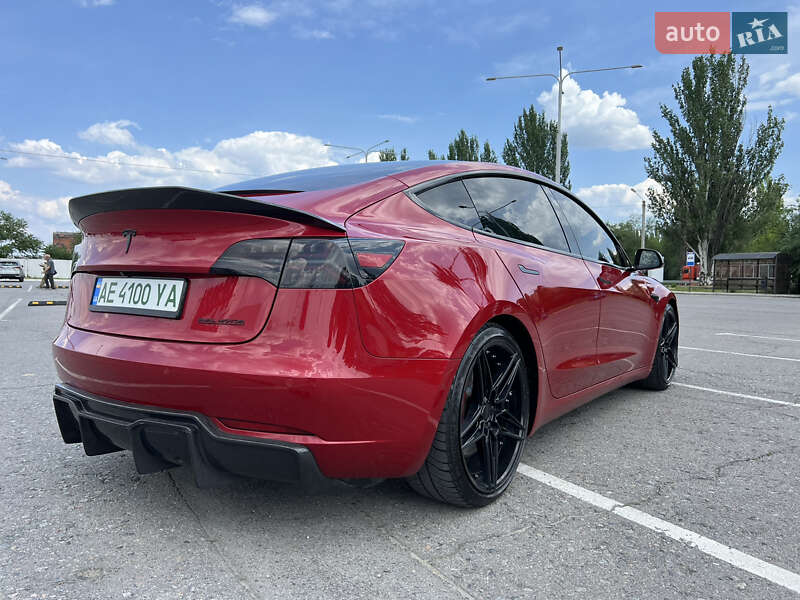 Седан Tesla Model 3 2019 в Києві